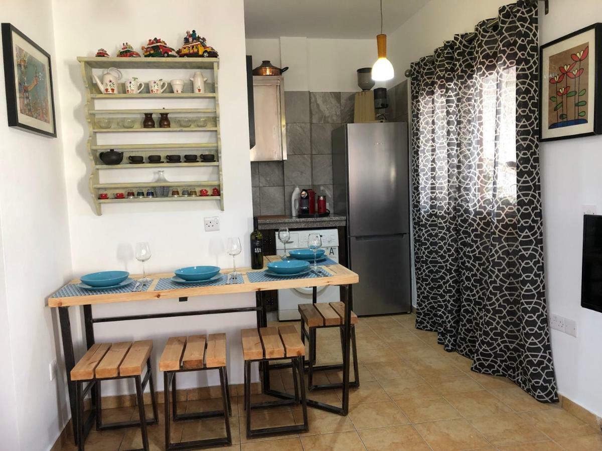 Mp Cozy Apartment Near The Sea Paphos Eksteriør billede