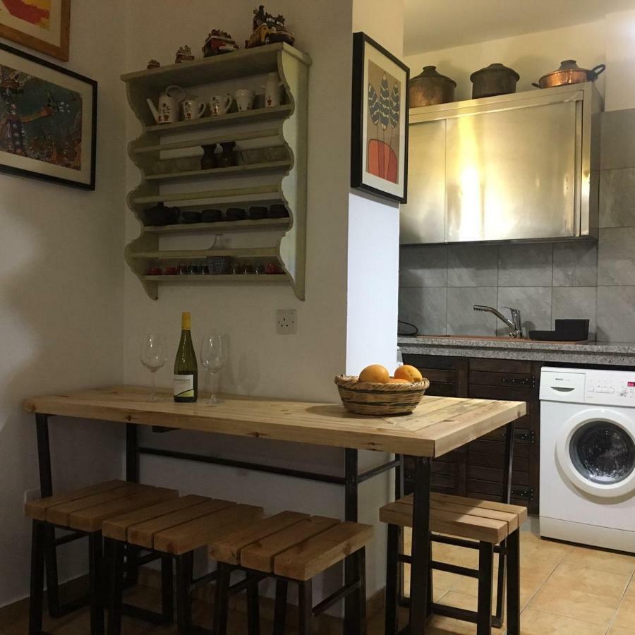 Mp Cozy Apartment Near The Sea Paphos Eksteriør billede
